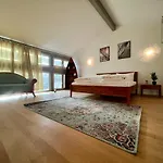 - Mit Garten Und Wintergarten * Mullheim (Baden-Wurttemberg)
