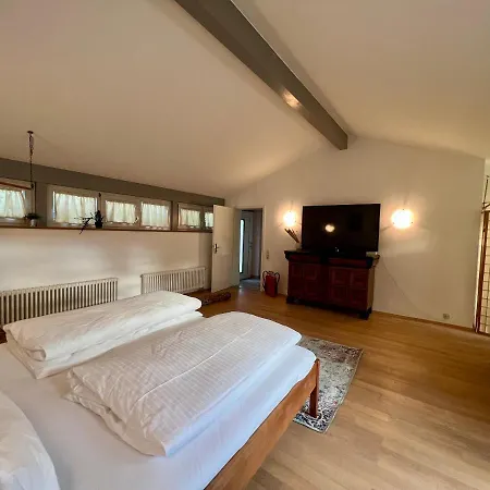 - Mit Garten Und Wintergarten 公寓