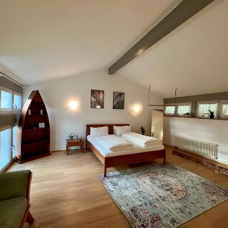 - Mit Garten Und Wintergarten Apartment