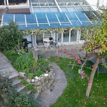 Lejlighed - Mit Garten Und Wintergarten *