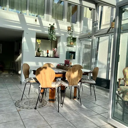 - Mit Garten Und Wintergarten Apartment *