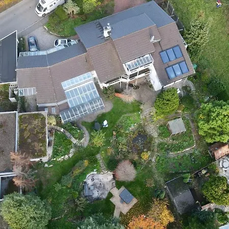 - Mit Garten Und Wintergarten Lejlighed *